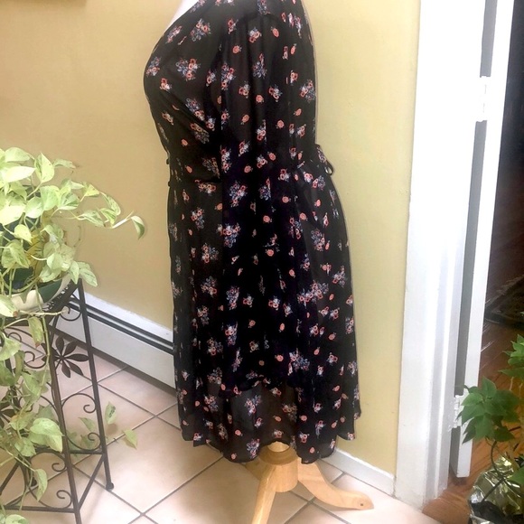 Torrid Black Floral Sheer Button Down Tunic Sz 4X - Picture 5 of 16
